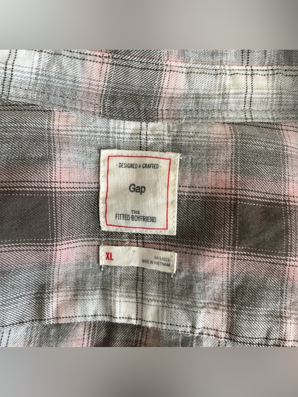 Gap The Fitted Boyfriend Plaid Button Down Shirt Gray Sz XL - Picture 16 of 16